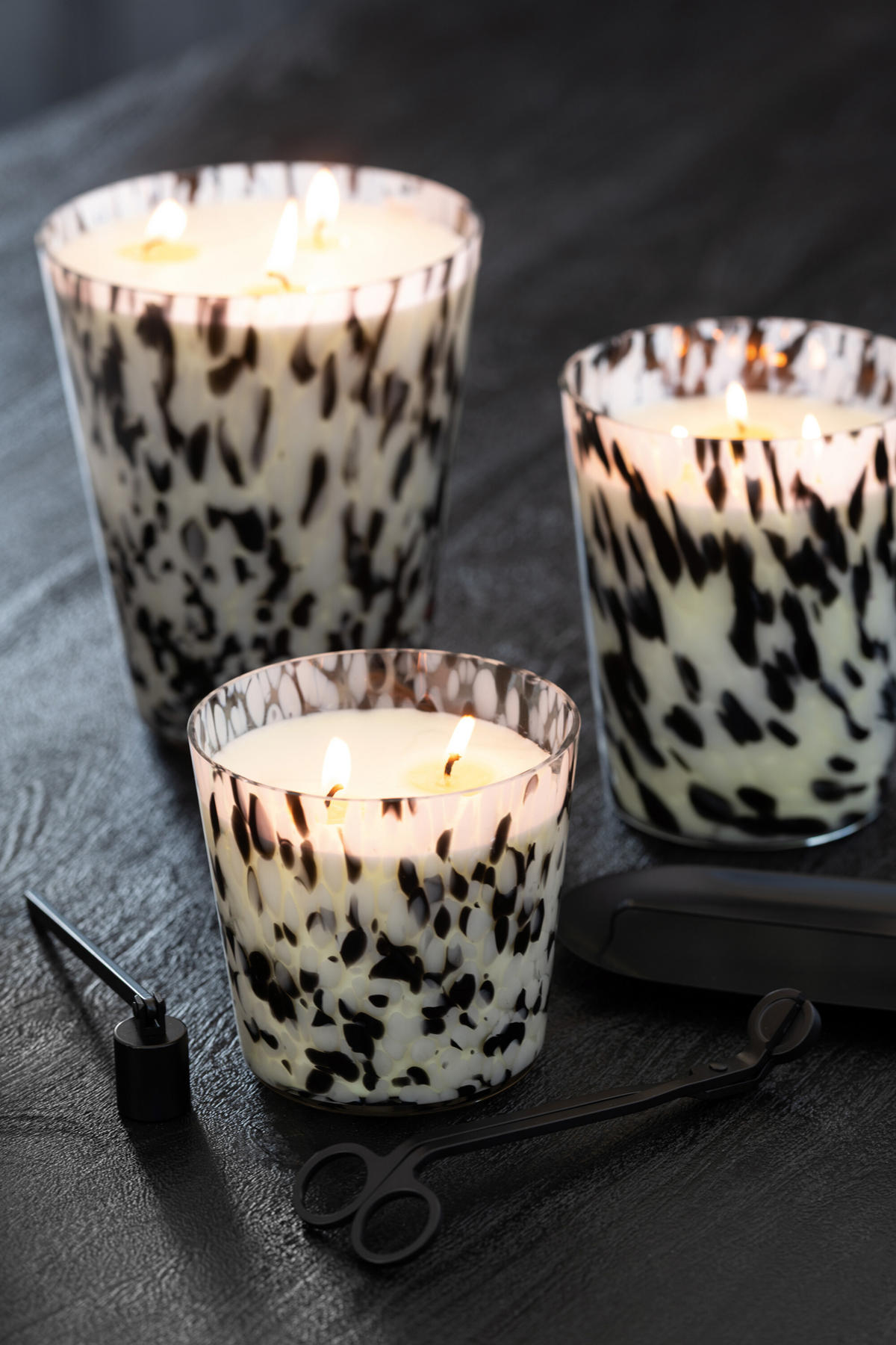 DUFTKERZE NOA - Multi - M - 68 Std. - Weiß, Paraffin (15/17cm) - J-Line