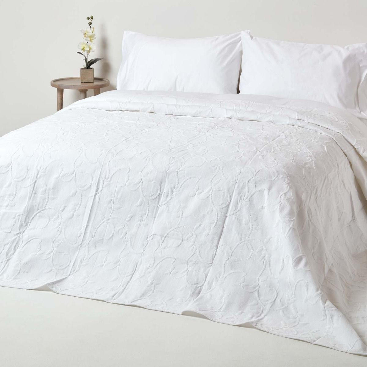 TAGESDECKE Matelassé 180/260 cm, floral gemustert - Weiß, Textil (180/260cm) - Homescapes