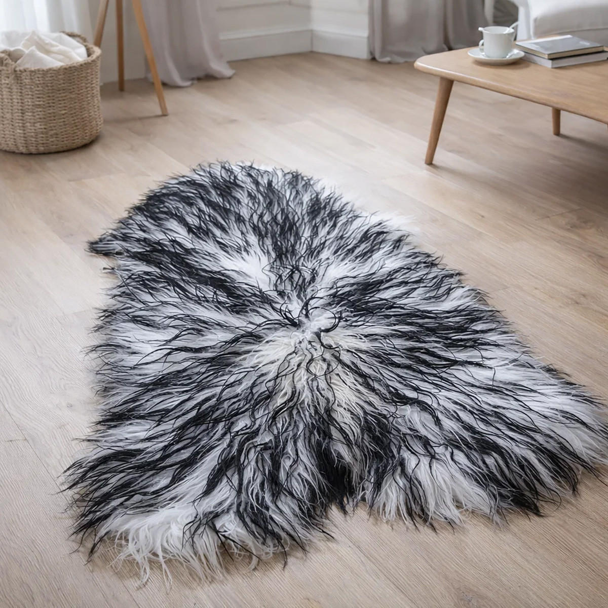 LAMMFELL Island Langhaar natur lockig weich Premium Schwarz geflammt ca. 105 cm - Schwarz Hochglanz, Fell (55/105cm) - Provellus