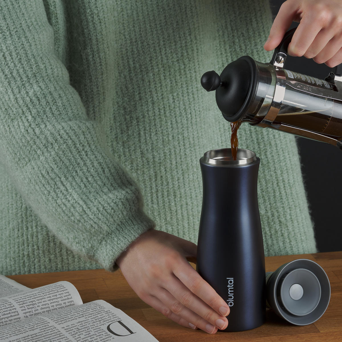 THERMOBECHER 380 ml - Kaffeebecher to go aus Edelstahl - auslaufsicherer Isolierbecher kalt/heiß - 360° Trinköffnung - Dunkelblau - Dunkelblau, Metall (0.38L) - Blumtal