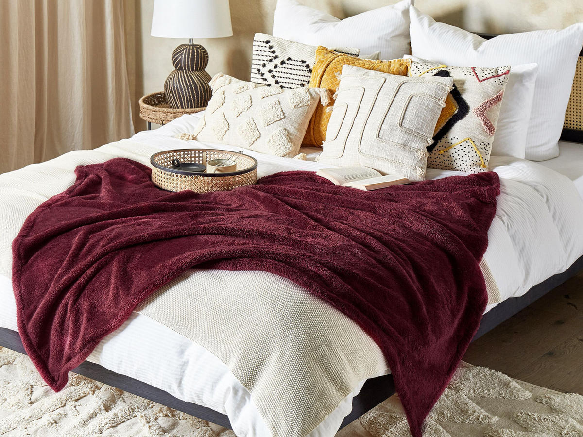 DECKE Burgunderrot Namdu 125/150 cm - Weinrot, Textil (125/150cm) - Beliani