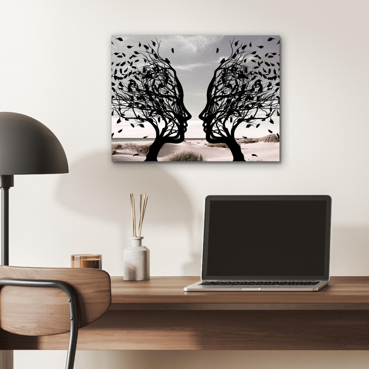 KOVOVÝ OBRAZ Pláž - more - ľudia - strom - moderné umenie 40x30 cm - svetlosivá, kov (40/30cm) - MuchoWow