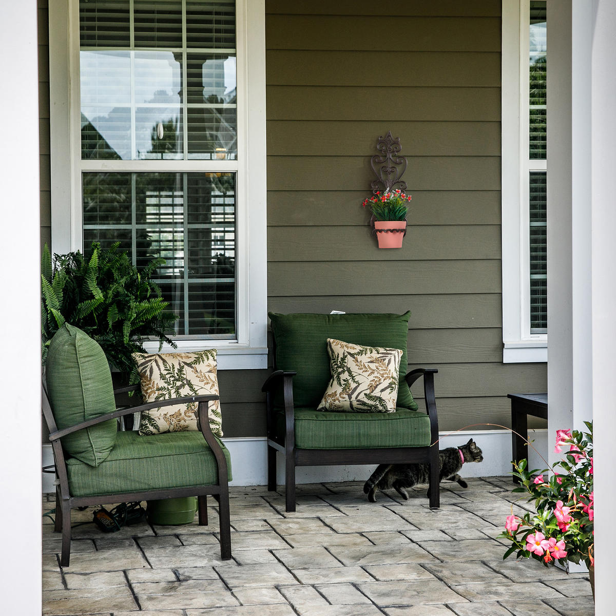 BLUMENHALTER - Dunkelbraun, Metall (17/54/18cm) - Relaxdays