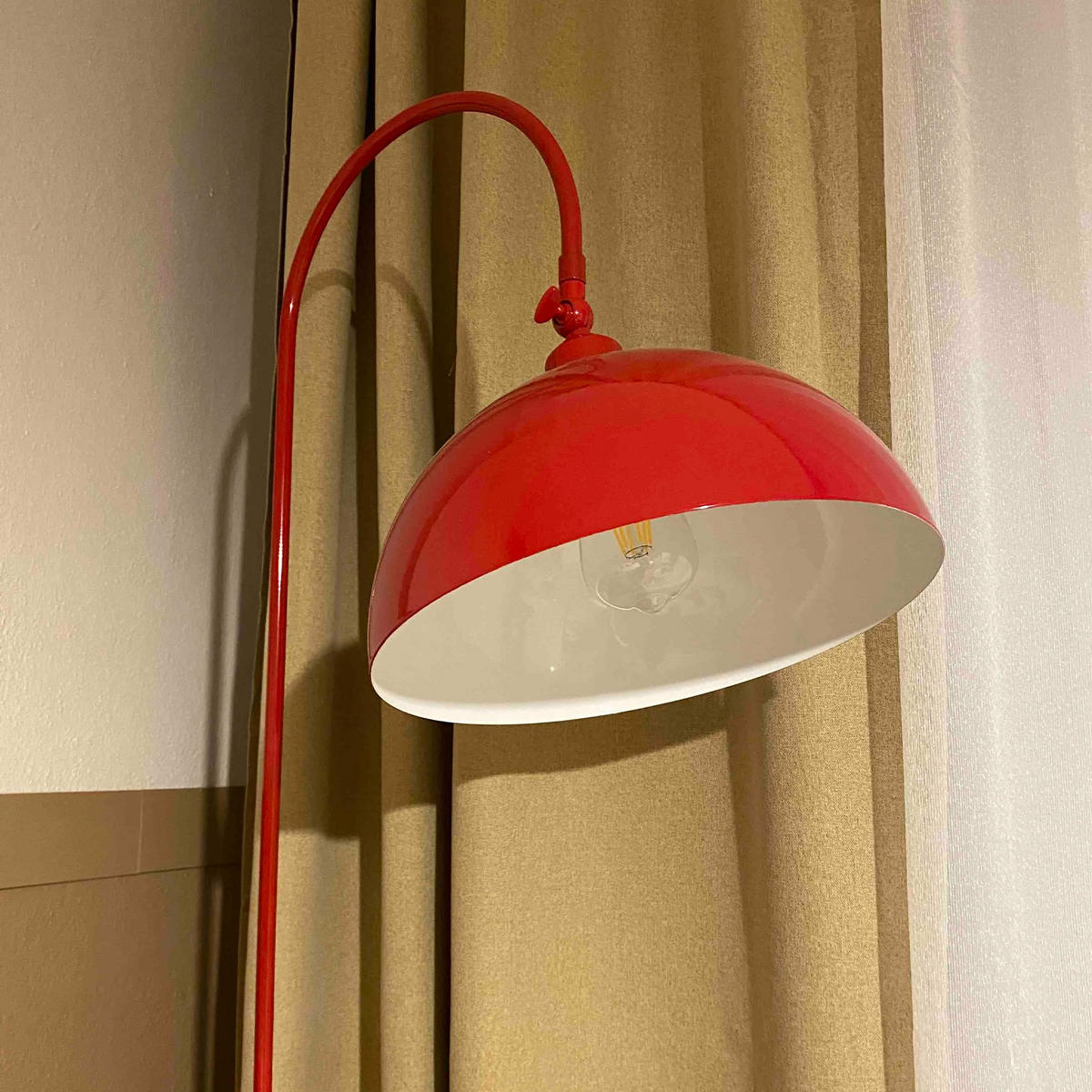 STEHLAMPE Gorkiede E27, verstellbarer Lampenschirm aus Metall - Rot, Metall (37/37/170cm) - Bamyum