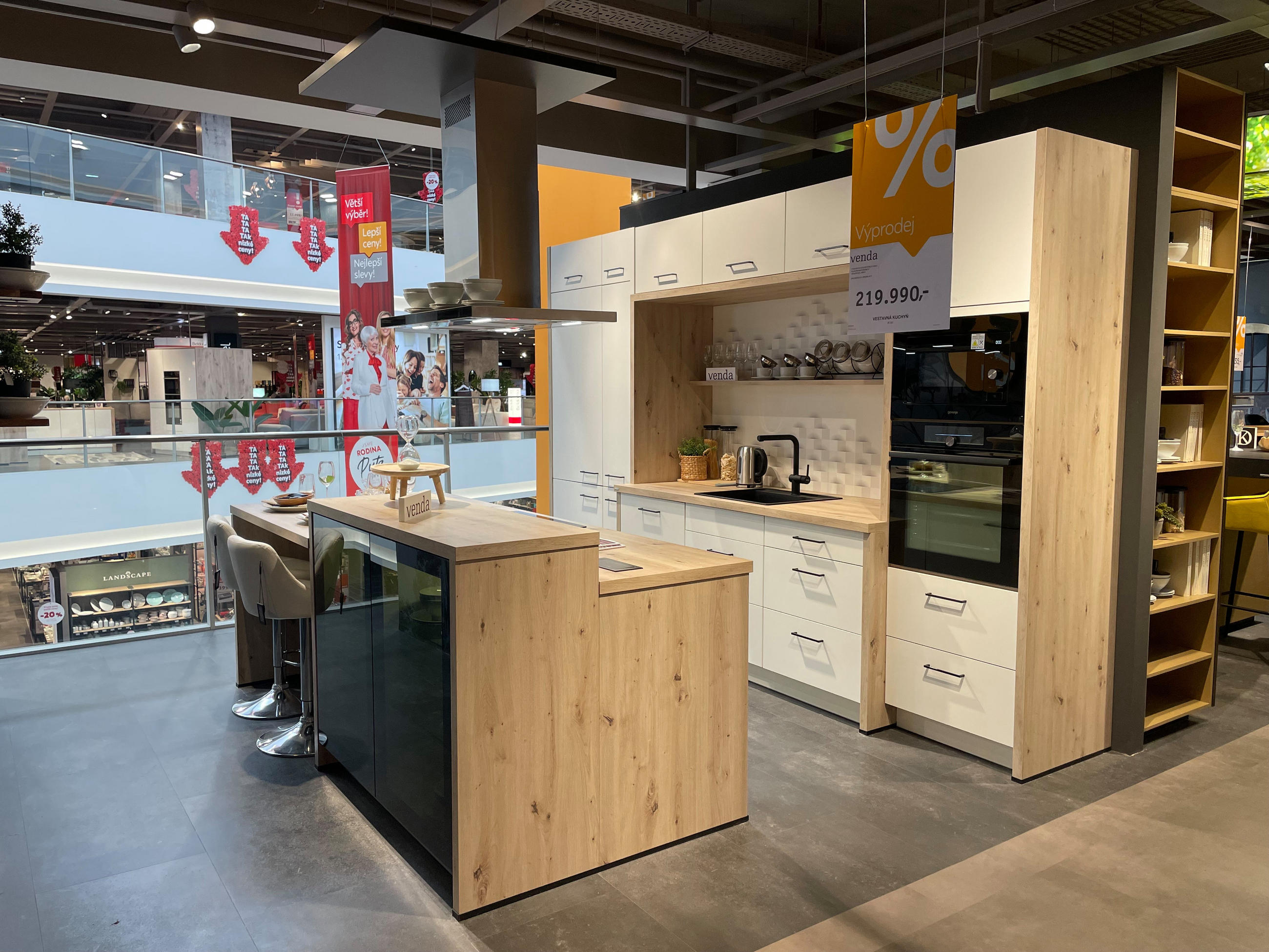 KUCHYŇ SE SPOTŘEBIČI - Venda