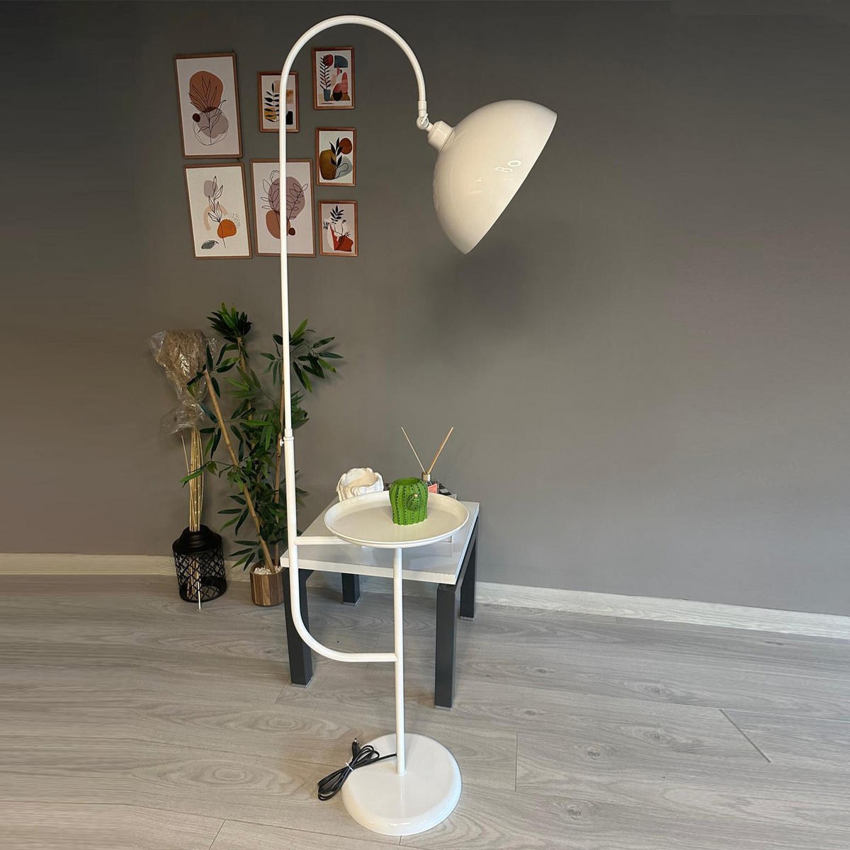 STEHLAMPE Gorkiede aus Metall mit Dimmer und Ablage - Weiß, Metall (37/37/170cm) - Bamyum