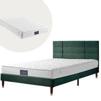 POLSTERBETT 140/200 cm grün aus Samt und Massivholz mit Matratze - Grün, Holzwerkstoff (140/200cm) - OKWISH