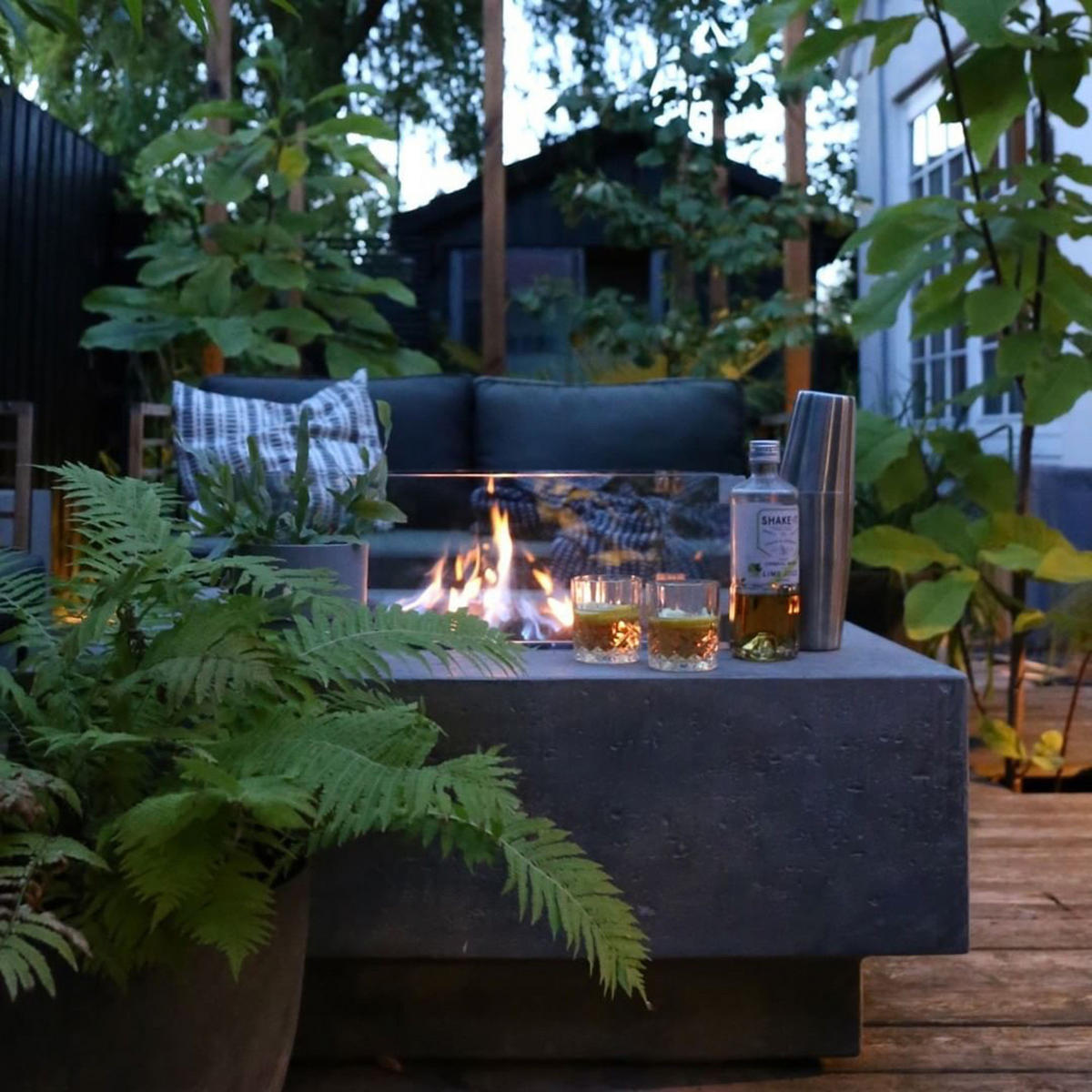 FEUERTISCH Manhattan Gasfeuerstelle aus GF-Beton 91/91/40 cm - Hellgrau, Naturmaterialien (91/40/91cm) - Elementi