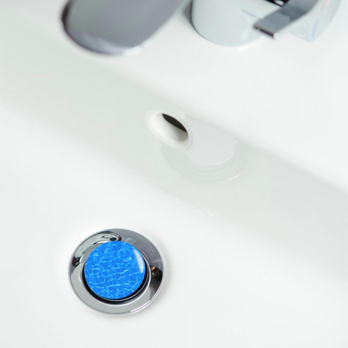 WASCHBECKENSTÖPSEL Lagune - Blau, Kunststoff/Metall (4/7/7cm) - Sanilo