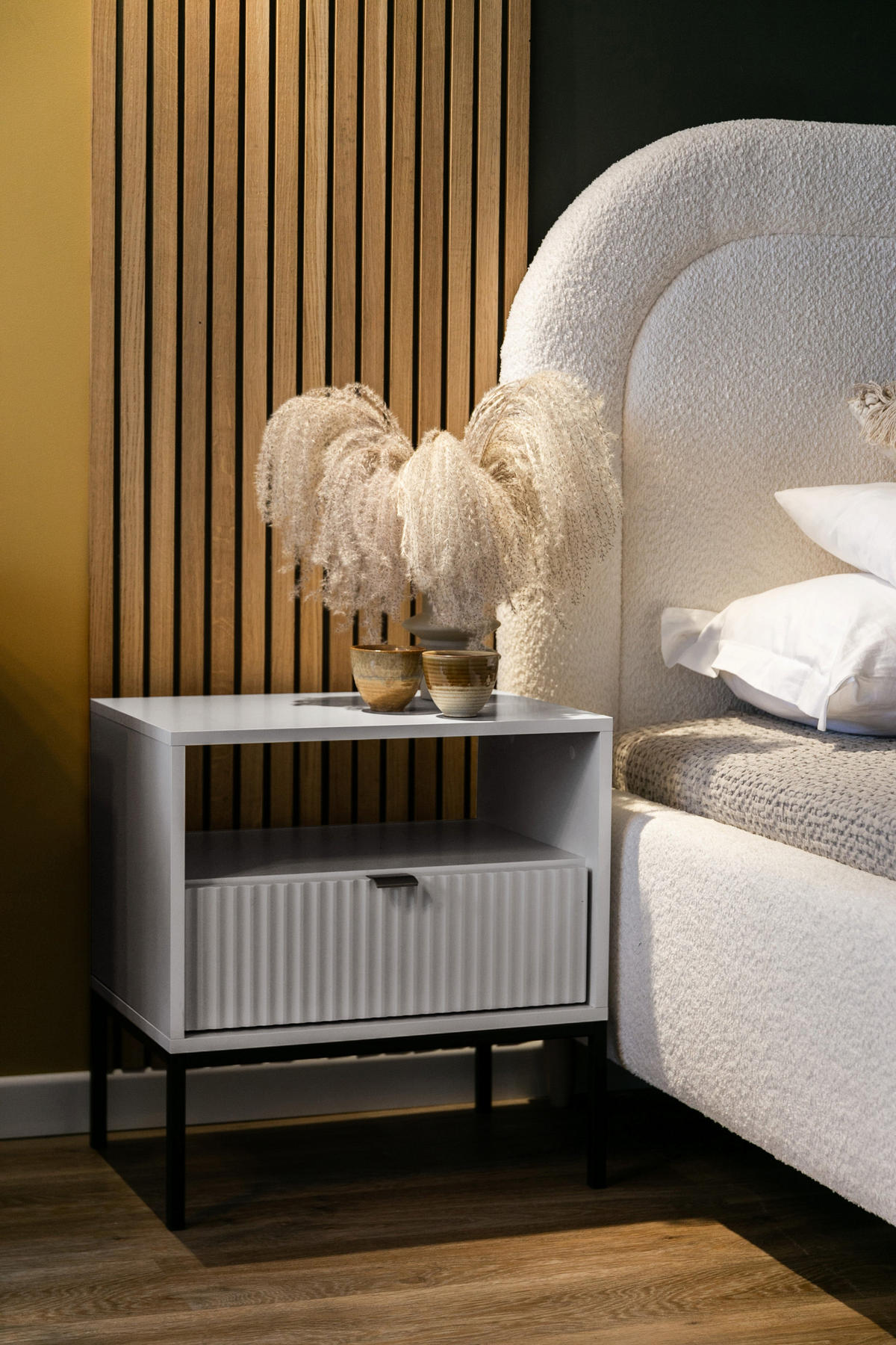 NACHTSCHRANK Vellore Grau mit Metallbeinen 54 cm - Goldfarben/Schwarz, Holzwerkstoff/Metall (54/56/39cm) - Selsey