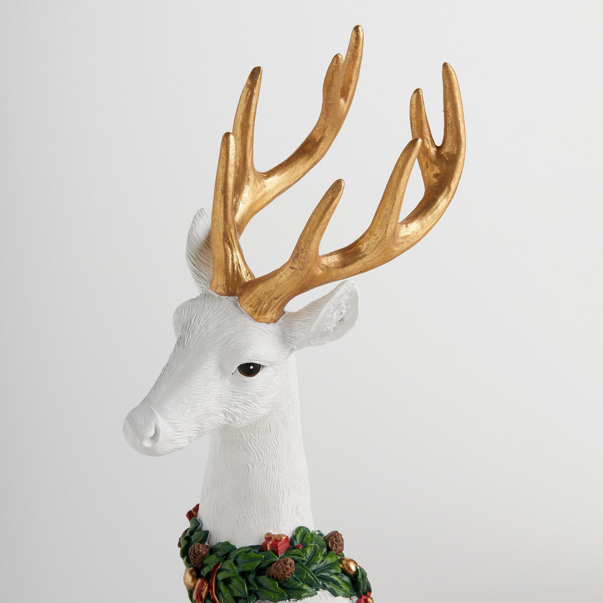 DEKOFIGUR Wreathdeerio, weiß, 47.5 x 10.5 x 29 cm, Dekorative Weihnachtsdeko - Weiß, Kunststoff (10.5/47.5/29cm) - home&you