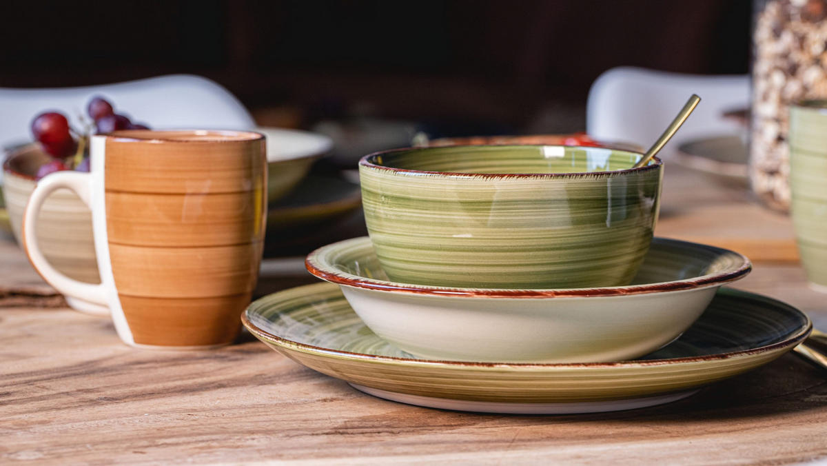 GESCHIRRSET18-TEILIG GESCHIRRSETDeep Forest - 18-teilig / 6 Personen - 6 Speiseteller, 6 SUPPENTELLER und 6 FRÜHSTÜCKTELLER - Multicolor, Keramik (2/2/1cm) - Studio Tavola