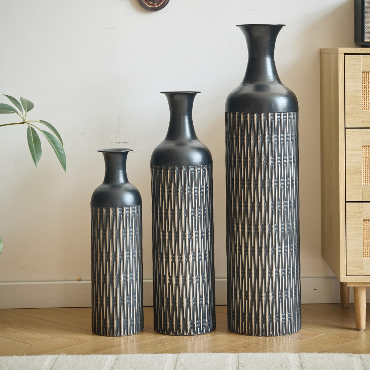 BODENVASE mit Rillenmuster, Metallvase 3tlg., Schwarz - Schwarz, Metall (83cm) - LVHOM