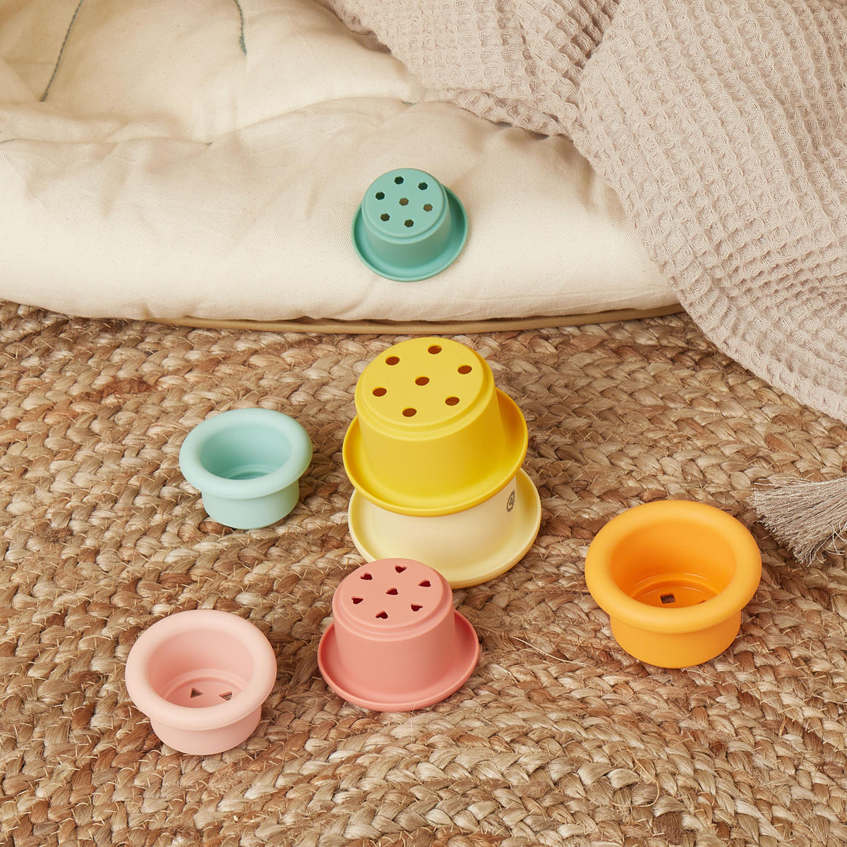 STAPELBECHER Stapelturm Silikon - ab 6 M - Multicolor, Kunststoff (80/75cm) - Bieco Spielwaren