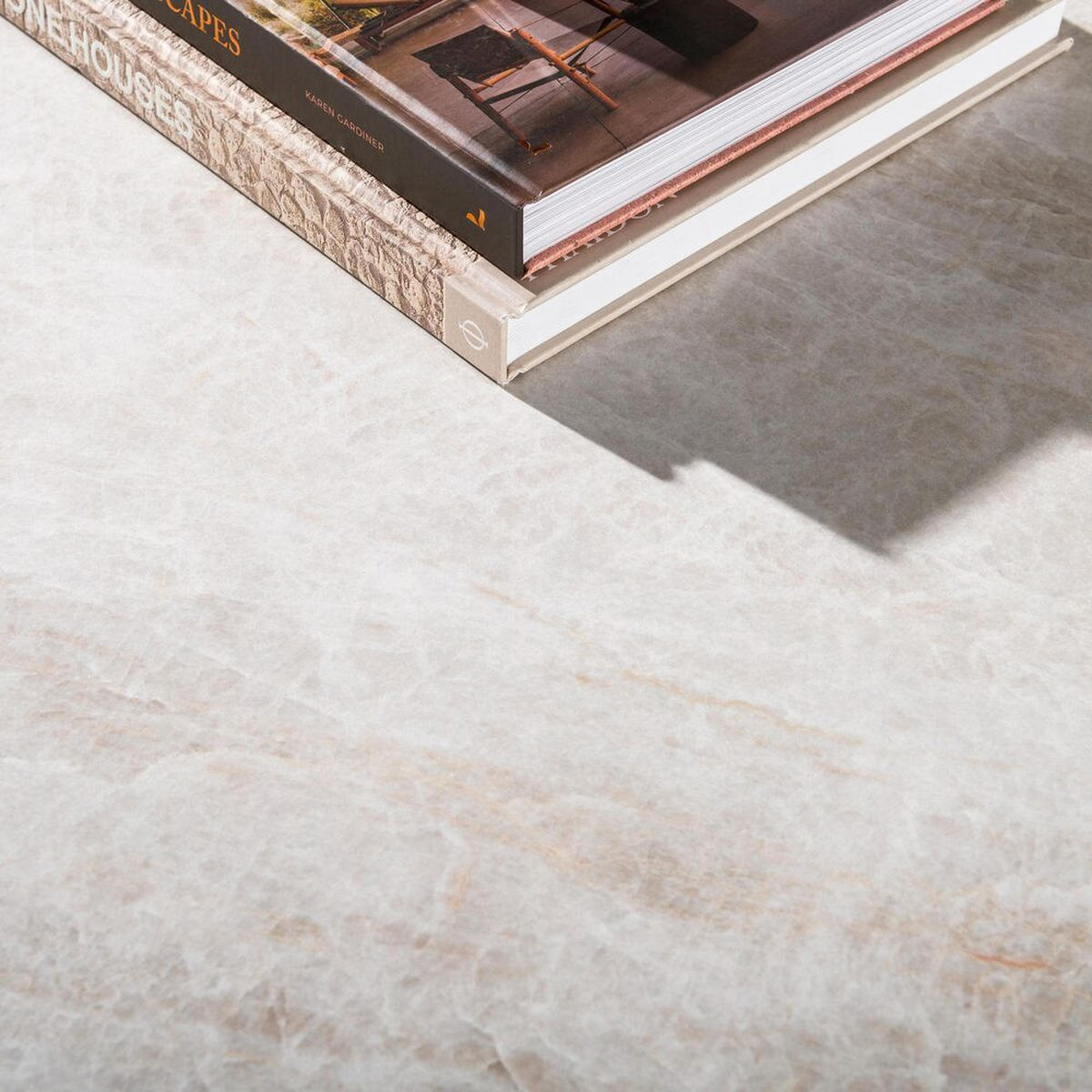 ESSTISCH CERAMO CENTO Dänisch ovaler Premium-Tisch mit 3D-Keramikplatte & Rillen-Säule 215 cm - Dunkelblau, Keramik (105/215/77cm) - alesvelt