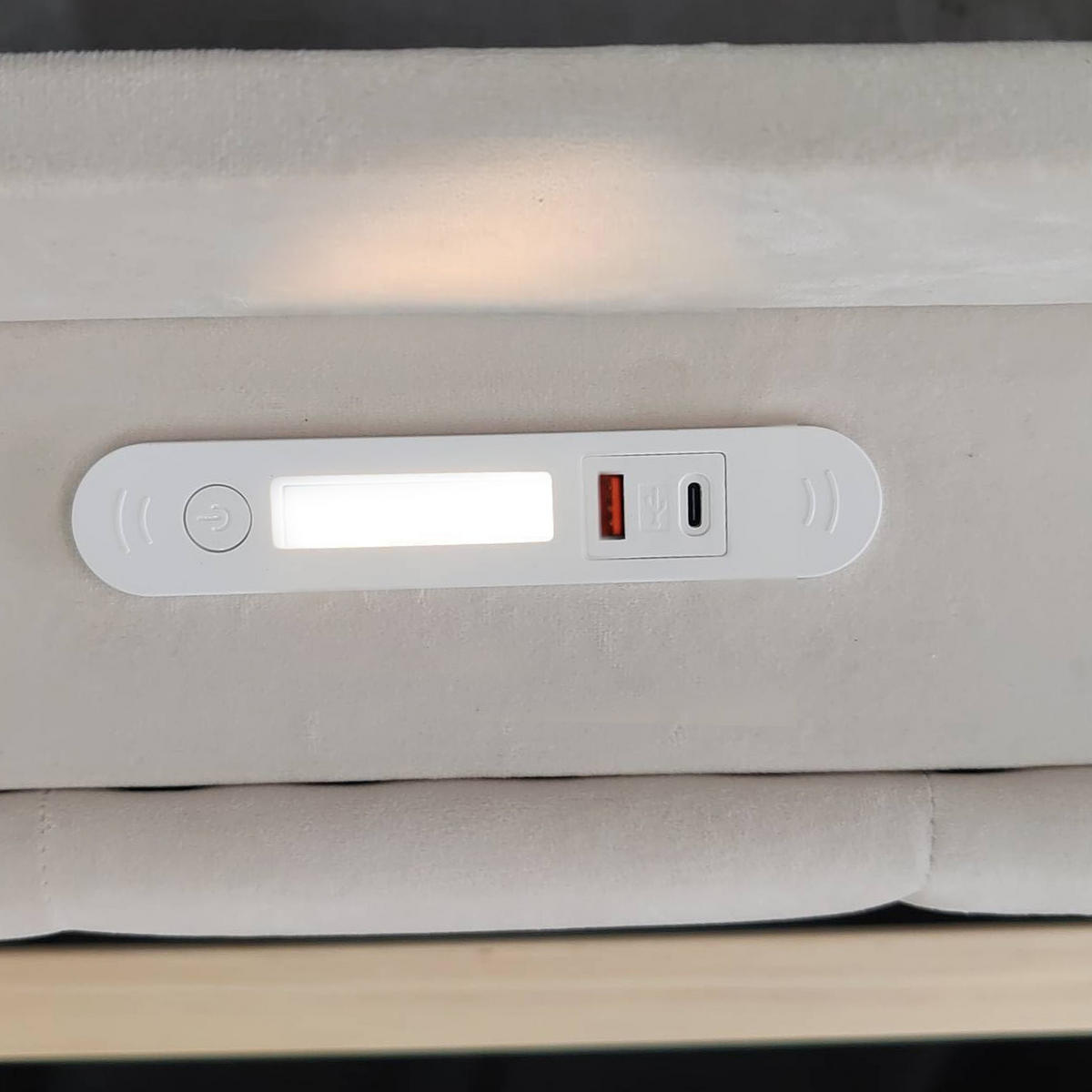 POLSTERBETT 90/200 mit Bettkasten, Nachtlicht, USB, Type-C und Stauraum in Beige - Beige, Holzwerkstoff/Textil (90/200cm) - EVRYAE