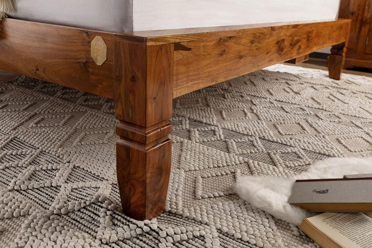 BETT Massivholz Akazie 200 x 200 x 90 hellbraun OXFORD #224 - Braun, Holz (200/200cm) - Massivmoebel24