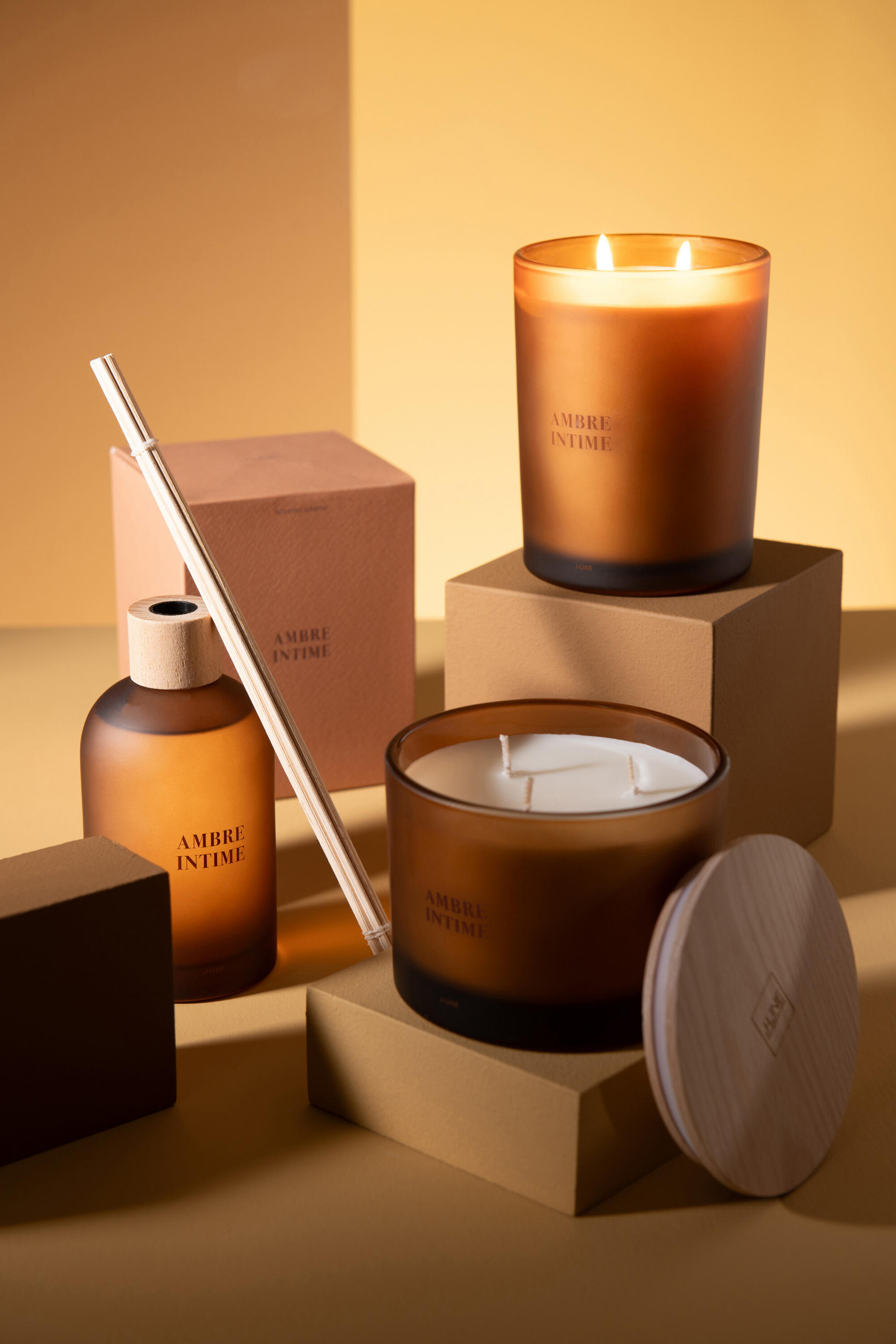 DUFTSPENDER HAUSPARFUM ACCORDS ESSENTIELS - Gelb - 250 ml - Cognac, Paraffin (7.5/27.5/7.5cm) - J-Line