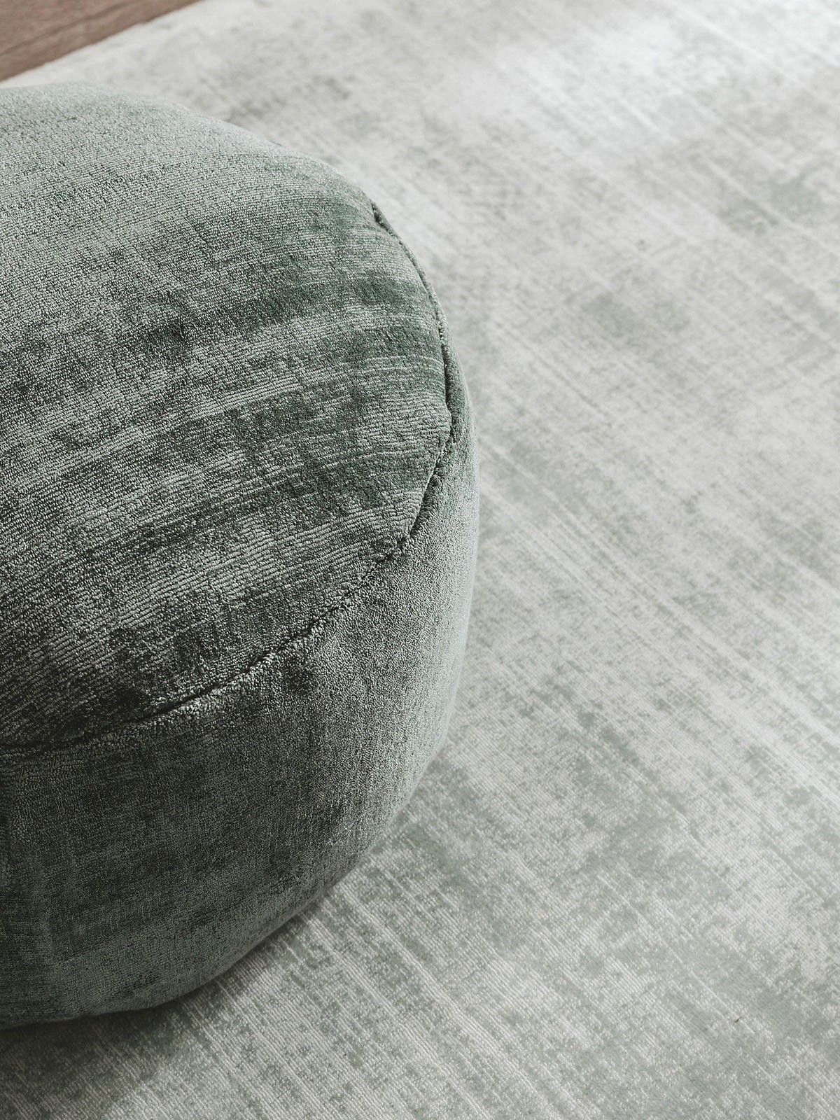 POUF Nova Hellgrün 55x55x30 cm - Hellgrün, Textil (55/30/55cm) - benuta Pure