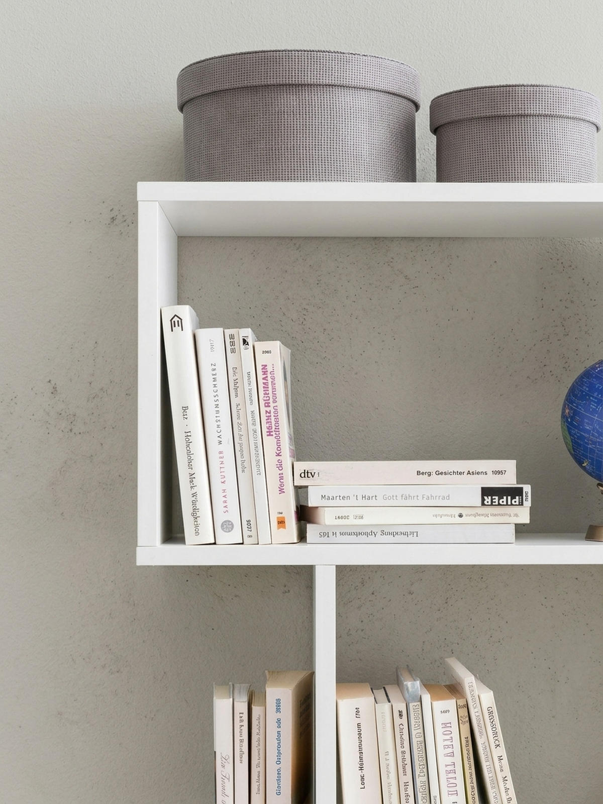 BÜCHERREGAL – Zickzack, Mattweiß, 6 Fächer, Anti-Rutsch-Noppen - Weiß, Holz (70/191/24cm) - KADIMA DESIGN