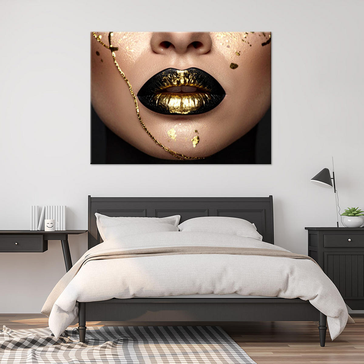 BILD auf Leinwand, Schwarze Lippen mit goldenem Schimmer im glamourösen Stil - Goldfarben, Textil (30/20cm) - Feeby
