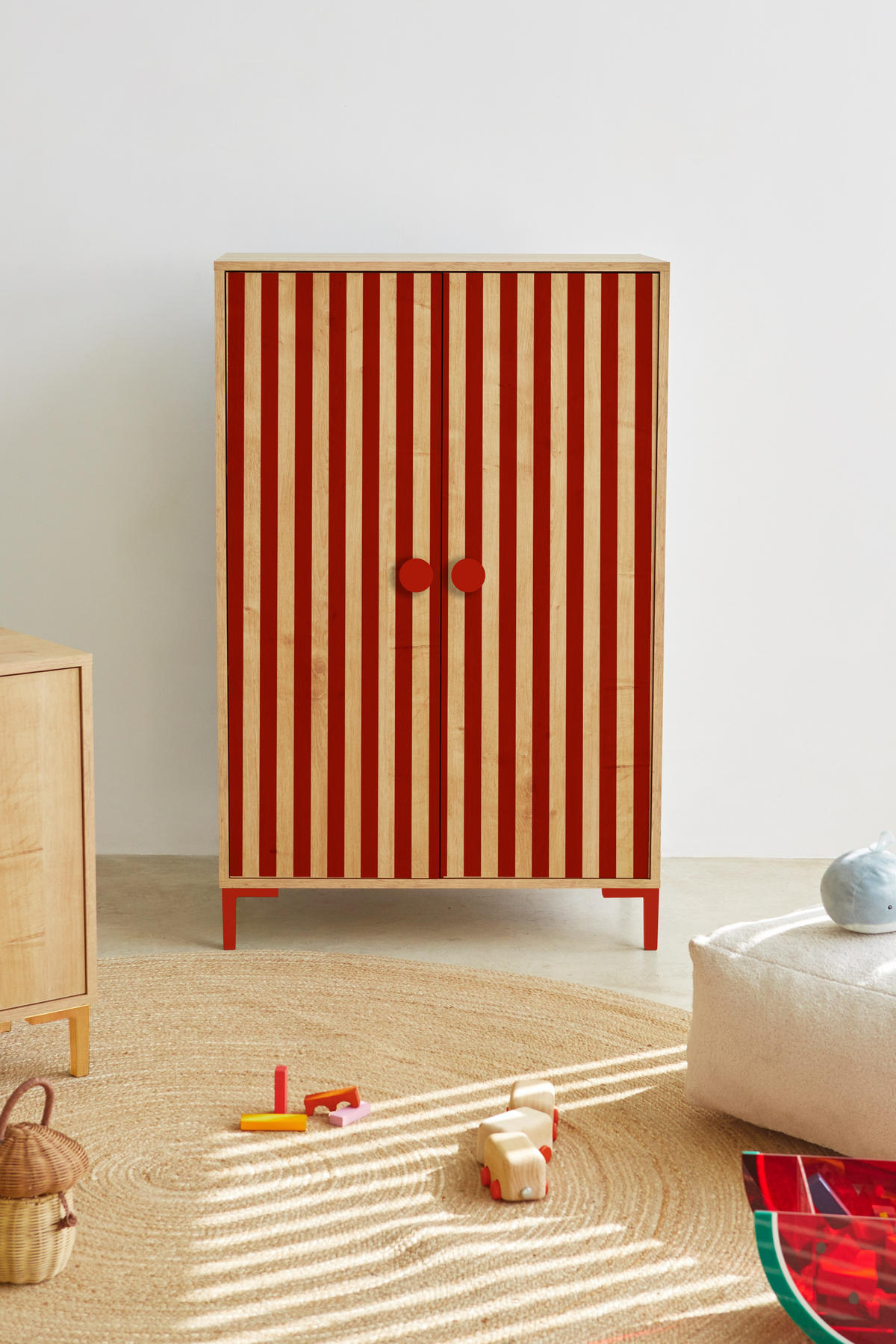 KLEIDERSCHRANK mit 2 Türen, Eichenholzoptik mit roten Streifen ALVA KIDS - Rot/Eiche Artisan, Holzwerkstoff (75/123/45cm) - RNT By Really Nice Things
