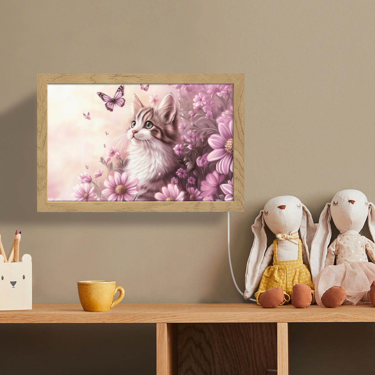 NÁSTĚNNÁ LAMPA Koťátko - Květiny - Motýli - Fialová 30x20 cm - starorůžová, kompozitní dřevo (30/20/8cm) - OnlyWow