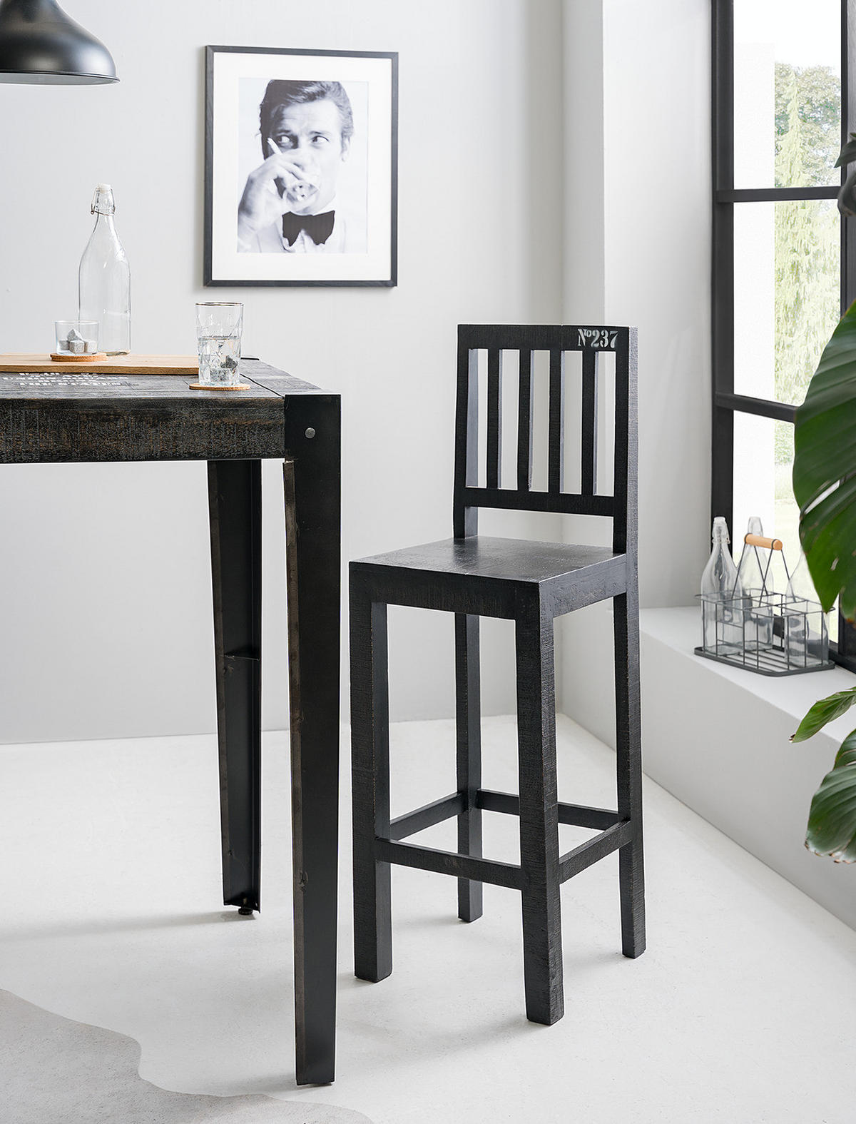BARSTUHL - Mangoholz Schwarz - Mango massiv - Schwarz, Holz (45/120/45cm) - home24