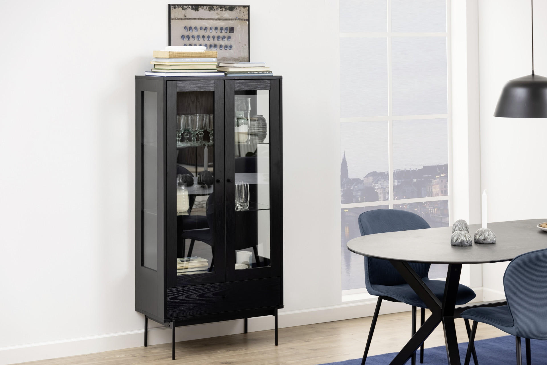 vitrina za blagovaonicu