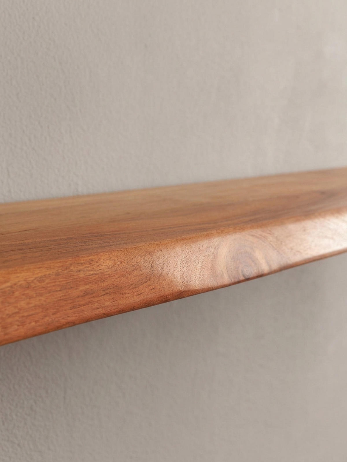 WANDREGAL Akazienholz Baumkante Rustikal, Beige 80x25x4 cm - Beige, Holz (80/4/25cm) - KADIMA DESIGN