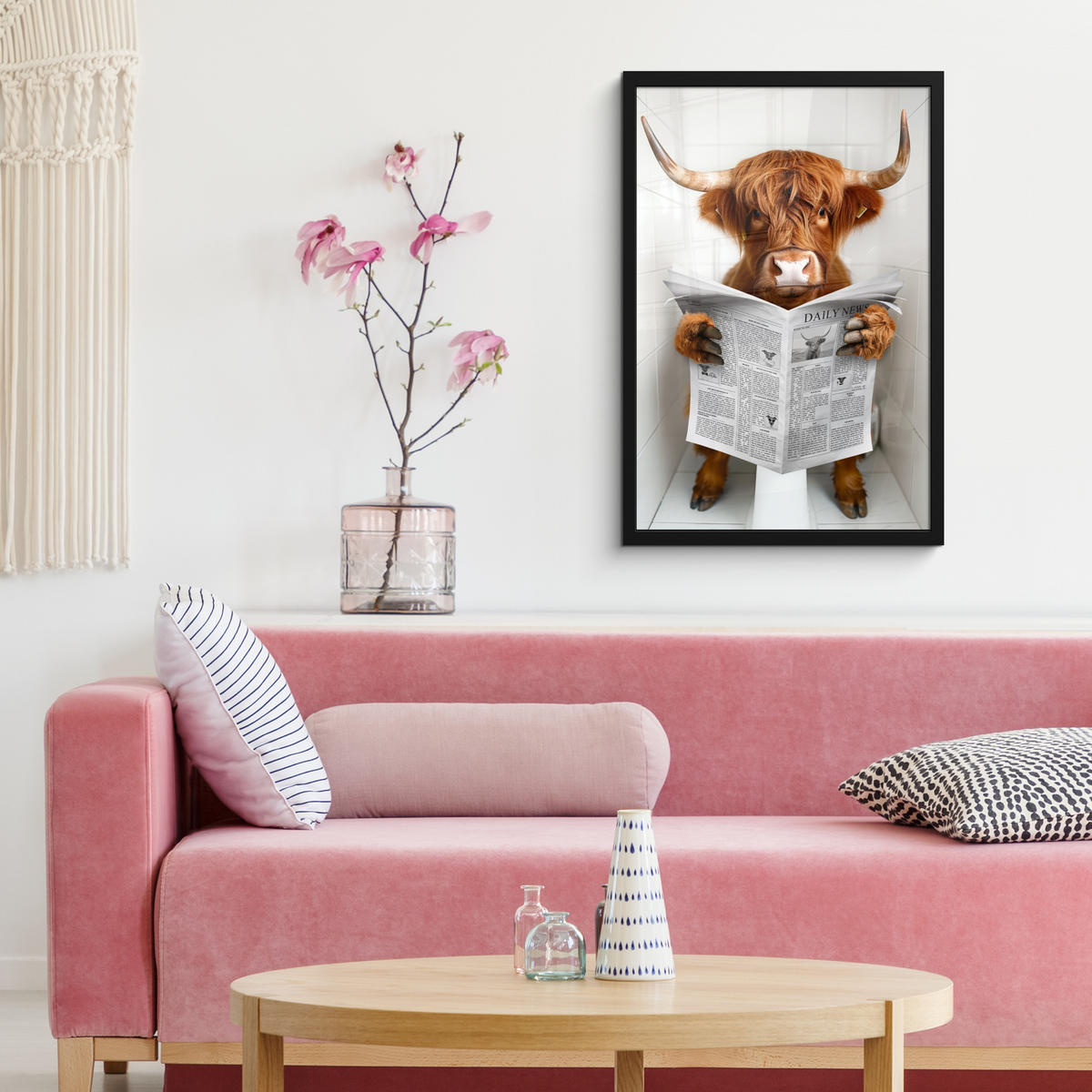 GERAHMTES BILD Schottisches Hochlandrind - Tier - Zeitung - Toilette 40x60 cm - Kastanienfarben, Papier (40/60cm) - MuchoWow