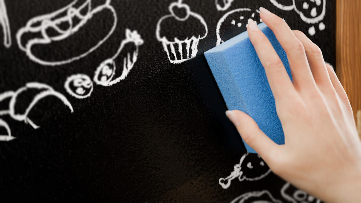 KREIDETAFEL Wasserfest mit lackiertem Holzrahmen 90x60cm - Braun, Holz (90/60/2cm) - ALLboards