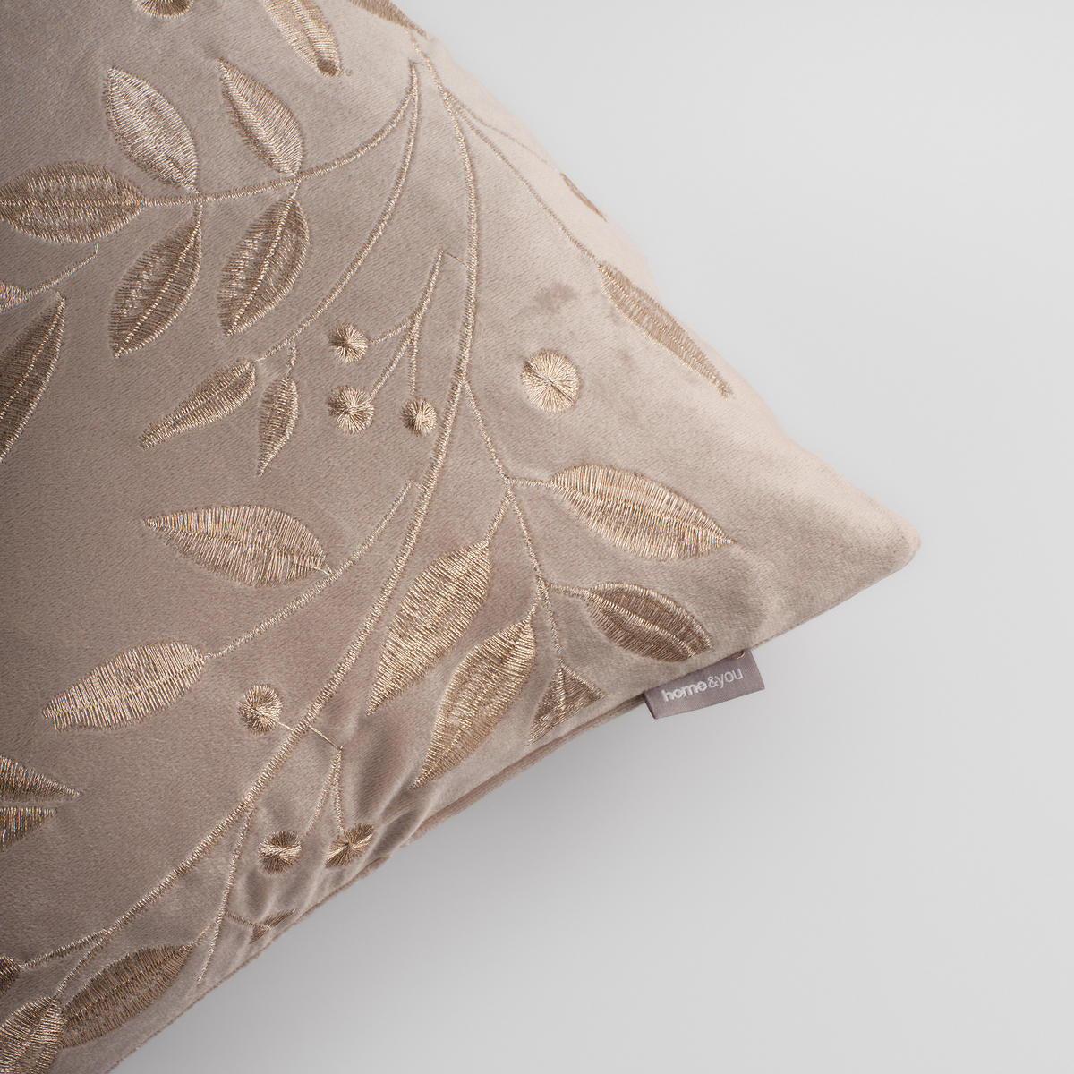 KISSENBEZUG Petalina, 45x45cm, Beige, Weihnachten Kissenhülle, Weihnachtsdeko, Christmas, Weihnachtsmotiv Sofakissen Dekokissenbezuge - Beige, Kunststoff/Textil (45/45cm) - home&you