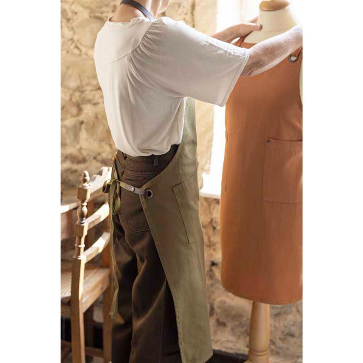 KÜCHENSCHÜRZE Léo khaki 70 x 90 cm - Grün, Textil (70/90cm) - Winkler