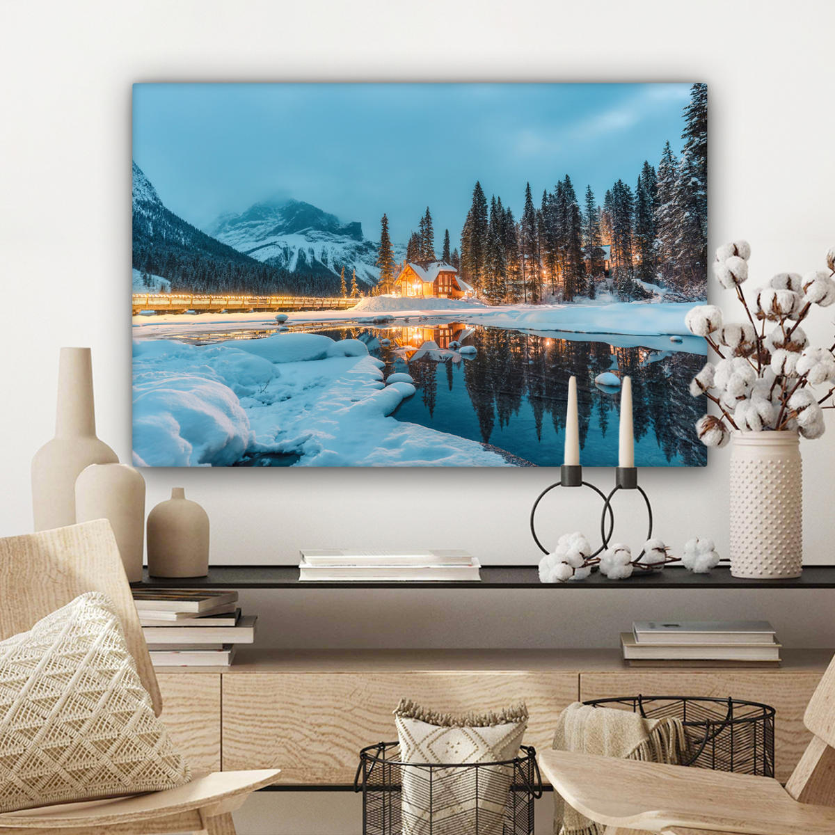 LEINWANDBILD Winterlandschaft - Natur - Haus - Berge - Schnee Gemälde 60x40 cm - Hellblau, Textil (60/40cm) - MuchoWow