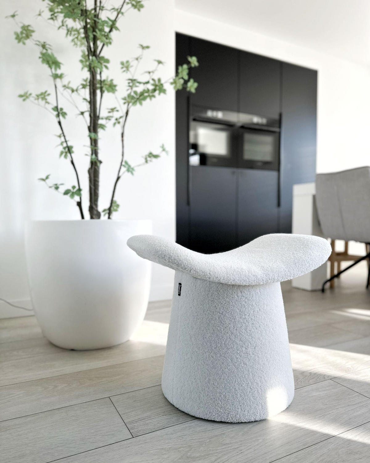 POUF Cremeweiß Riddle - Weiß, Textil (57/46/38cm) - Beliani