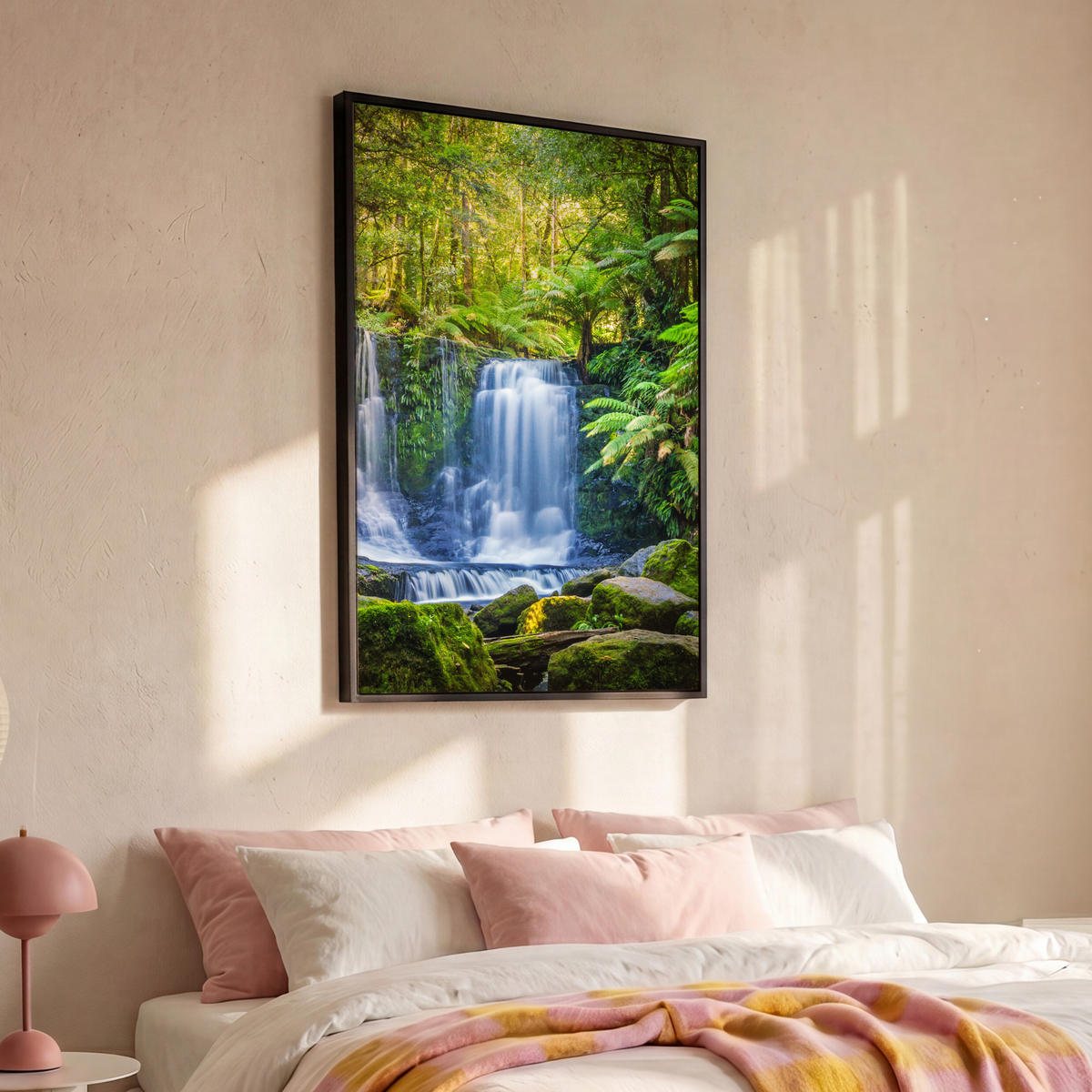 LEINWAND Bilder mit Rahmen - Dschungel - Wasserfall - Australien - Pflanzen - Natur - 90x140 - Dunkelgrün, Textil (90/140cm) - MuchoWow