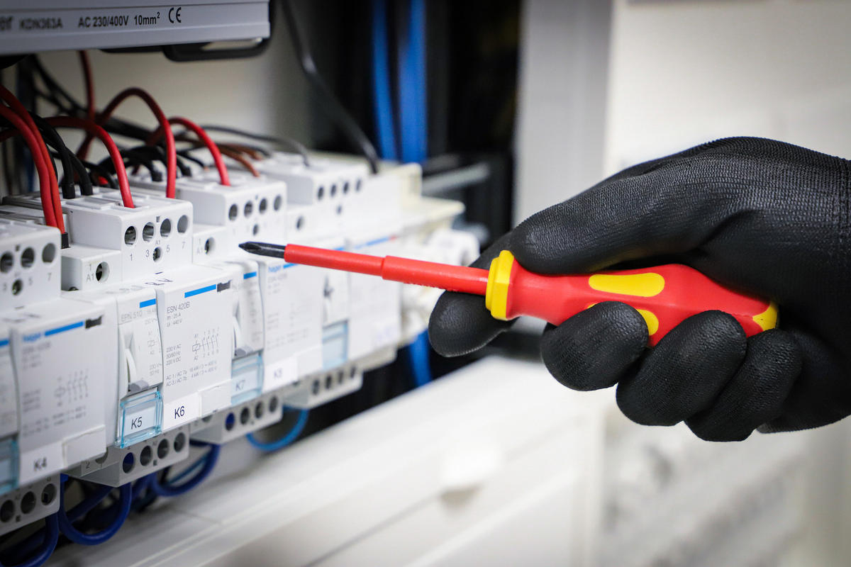 VDE-ELEKTRIKER-SCHRAUBENDREHER-SATZ | SCHLITZ/KREUZSCHLITZ | 5-TLG. - Multicolor, Kunststoff/Metall (1/1cm) - BGS technic