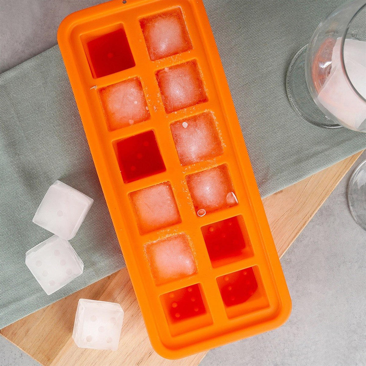 EISWÜRFELFORM SILLINIE Würfeldesign Orange - Orange, Kunststoff (26/3.5/11cm) - Orion 