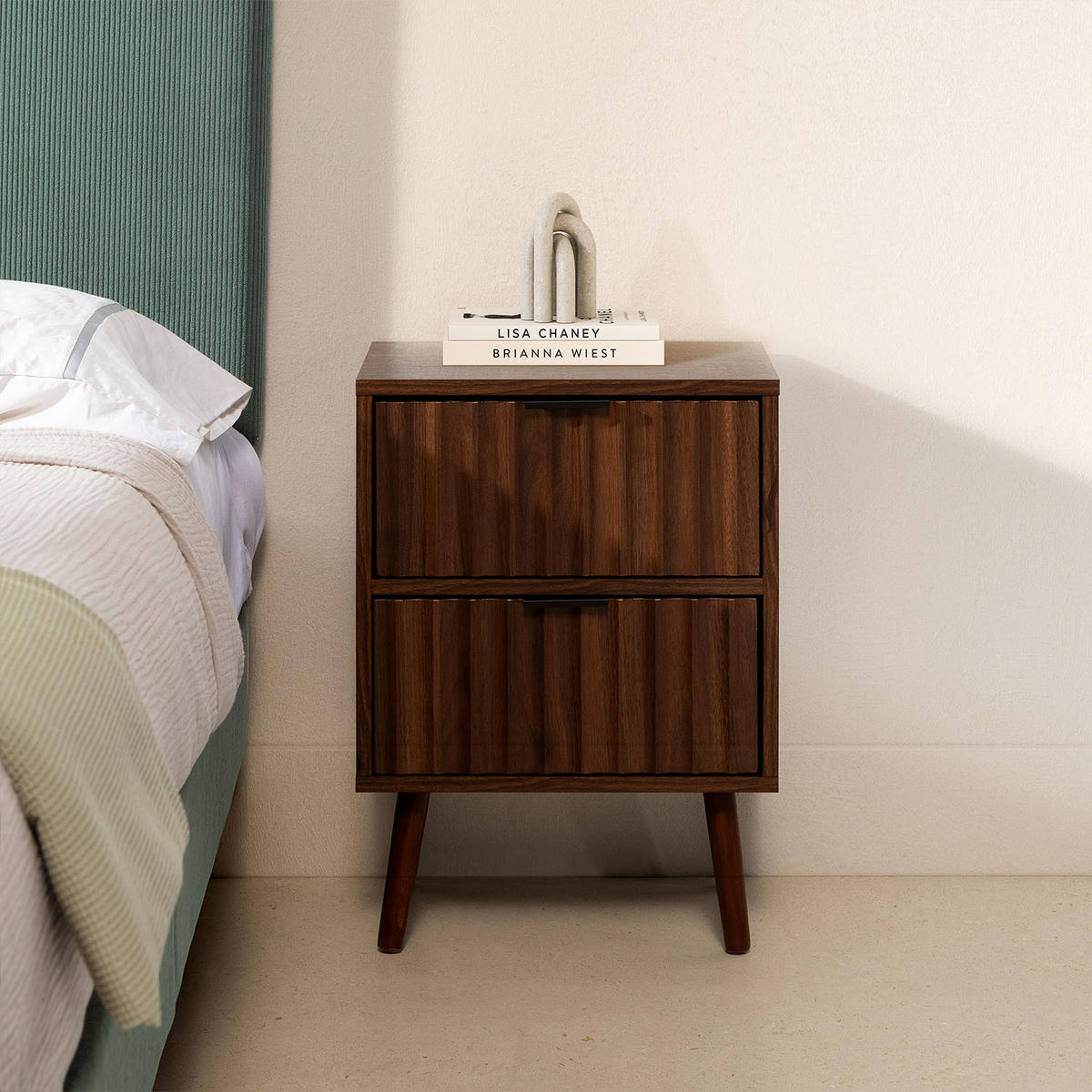 MĂSUȚA DE NOAPTE Lluvia cu 2 sertare, aspect de nuc comun - culoare nucă, compozit lemnos (40/55/30cm) - VS Venta-stock
