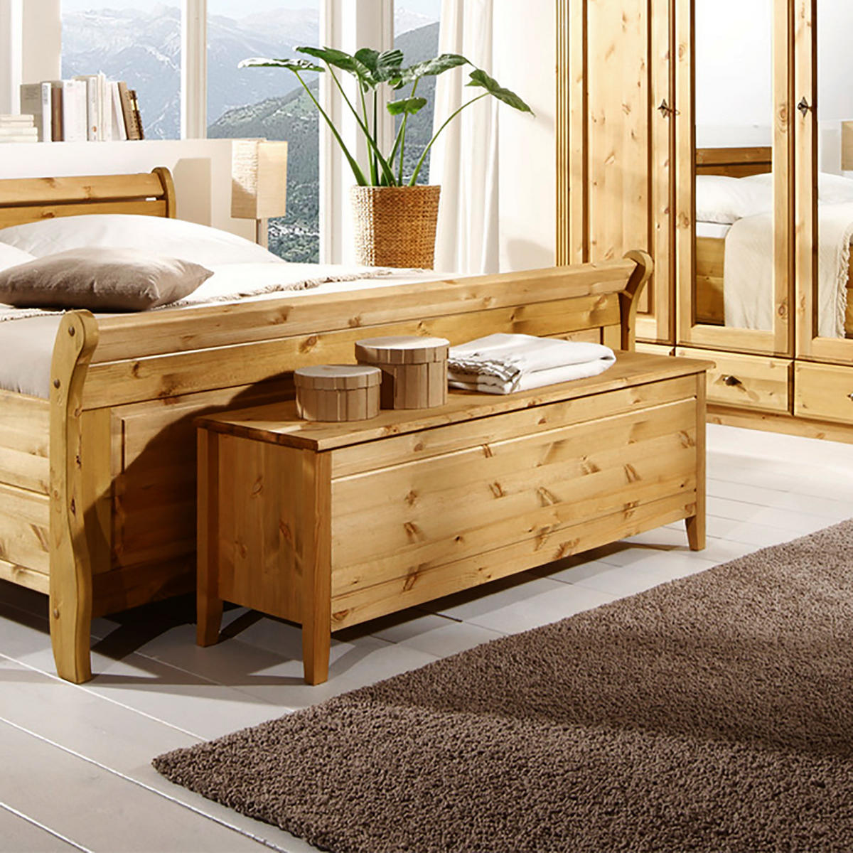 BETTTRUHE - Braun/Kieferfarben, Holz (136/47/38cm) - home24