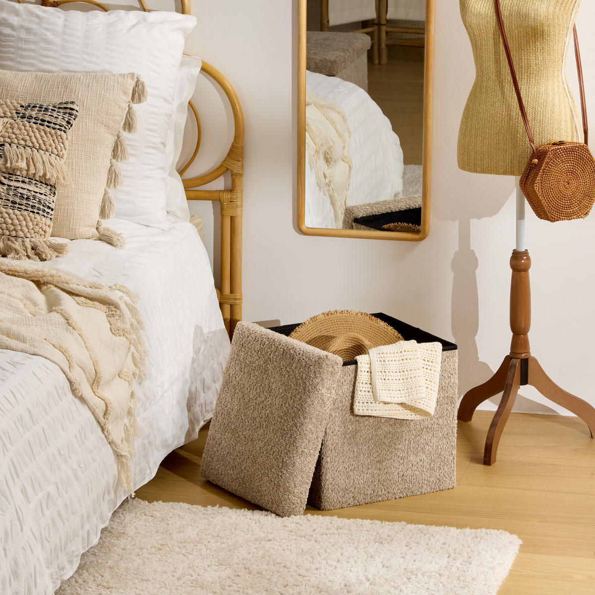 POUF Soana 38/38/38 cm - Beige, Holzwerkstoff (38/38/38cm) - Atmosphera Createur d´interieur