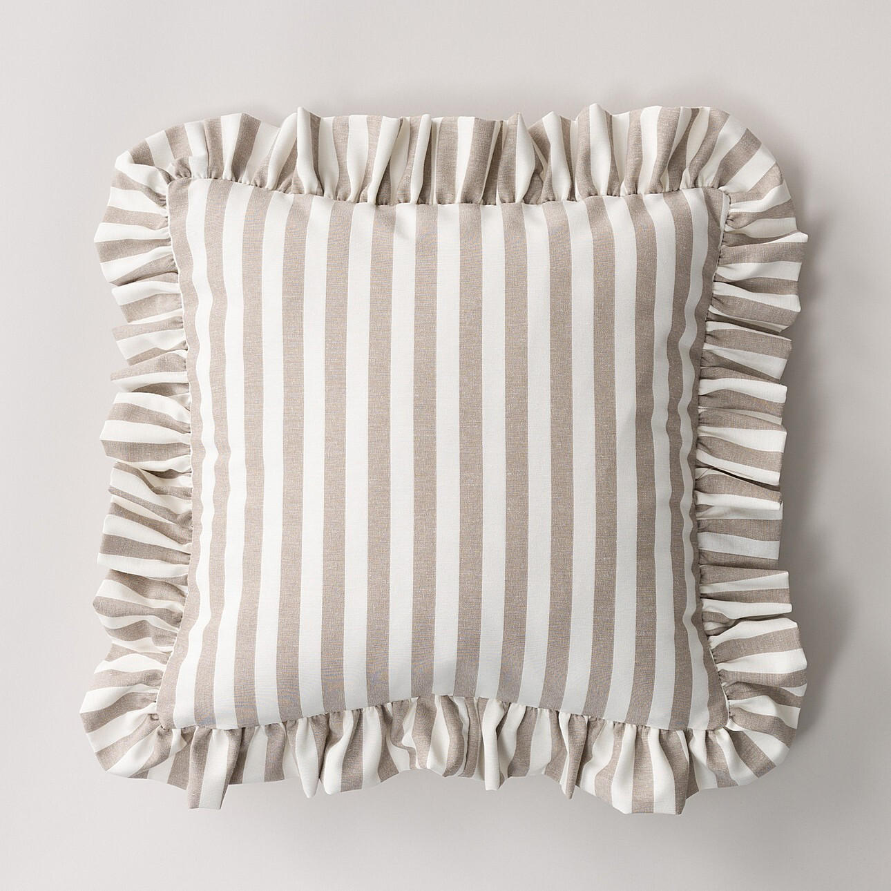 KISSENHÜLLE Charlotte 45x45 cm mit Rüsche - Beige, Textil (45/1cm) - Dekoria