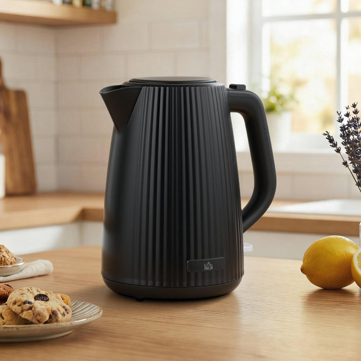WASSERKOCHER mit 360°‑Basisstation, stilvoller elektrischer Wasserkocher mit automatischer Abschaltung, 1700 ml Fassungsvermögen für Küche, schwarz - Schwarz, Metall (21.4/23.3/15.6cm) - Joyfair