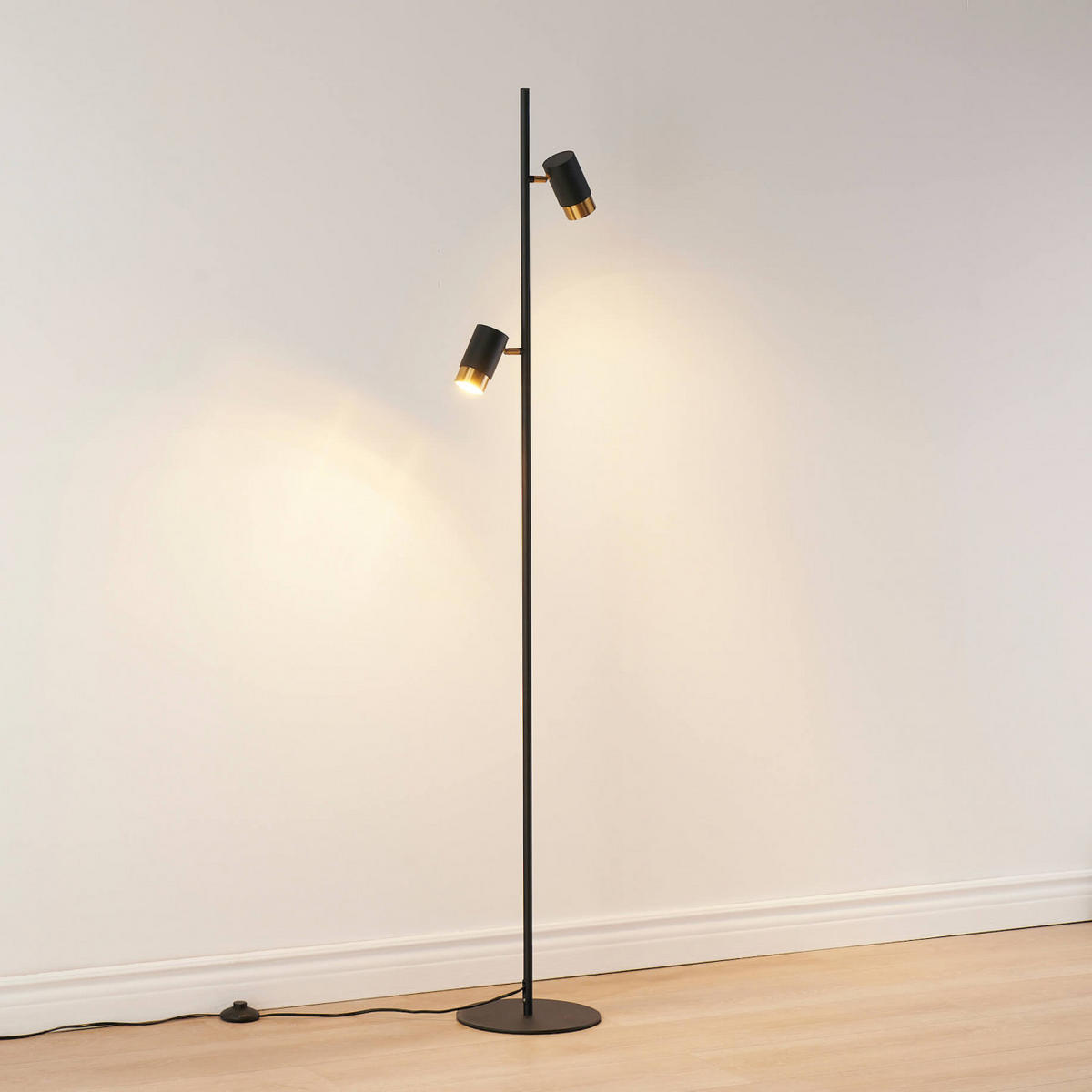 STEHLEUCHTE Elya, Schwarz und gold, 160cm - Goldfarben, Metall (160/25/160cm) - KOSILUM