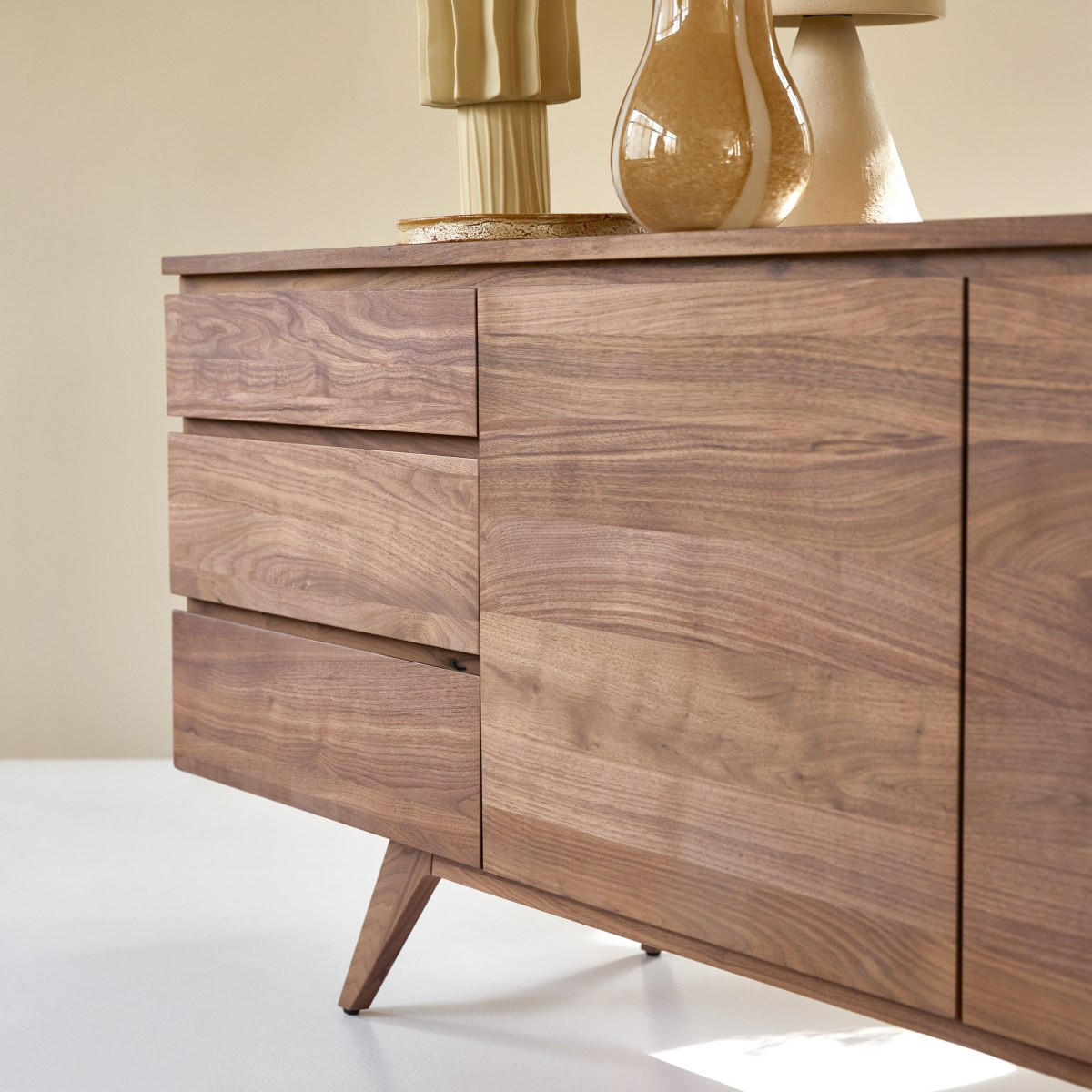 SIDEBOARD Esmée Braun aus Walnuss - Braun, Holz (177/76/45cm) - Tikamoon