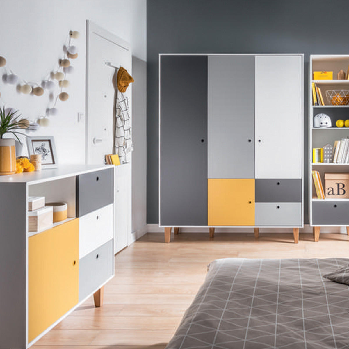 SCHRANK 3 Türen gelb - Gelb, Holzwerkstoff (153/201.5/55cm) - Petits-meubles