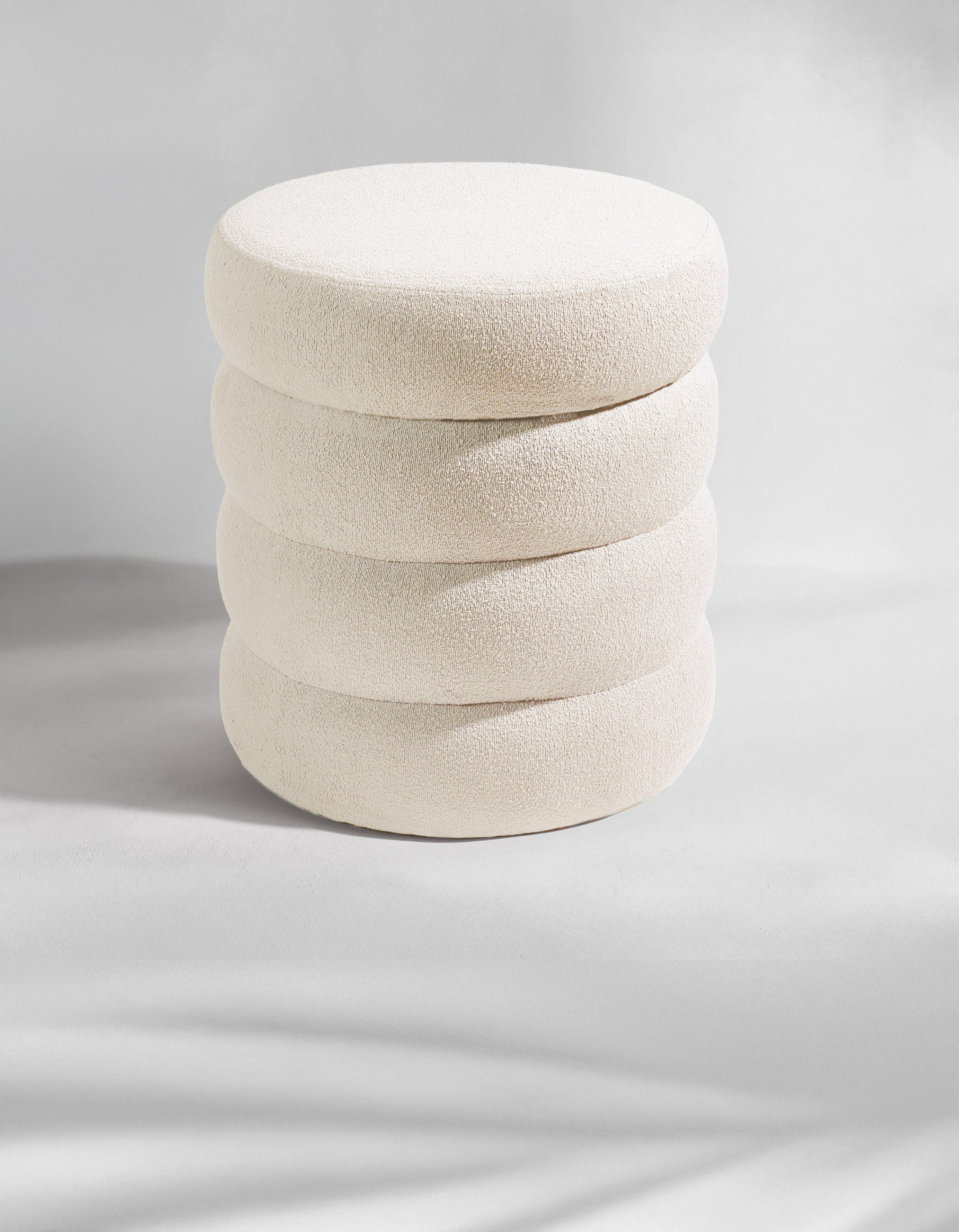 SAMTHOCKER mit Stauraum Rund – Samt Pouf Creme - Beige, Textil (42/47/42cm) - Blumtal