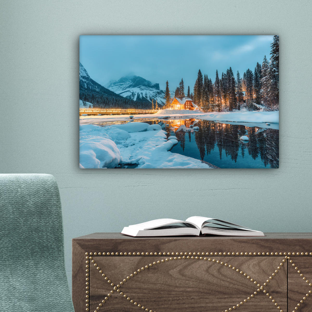 LEINWANDBILD Winterlandschaft - Natur - Haus - Berge - Schnee 30x20 cm - Hellblau, Textil (30/20cm) - MuchoWow