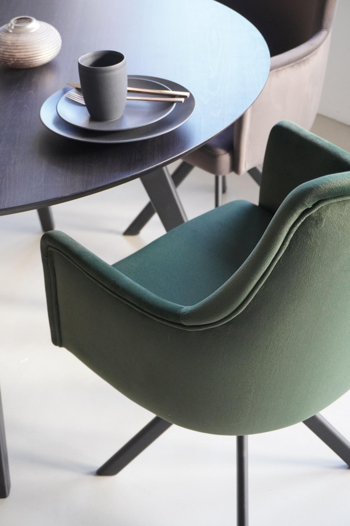 ARMLEHNENSTUHL Sello grün mit S-Fuß drehbar - Schwarz/Grün, Textil/Metall (55/90/58cm) - INKA furniture